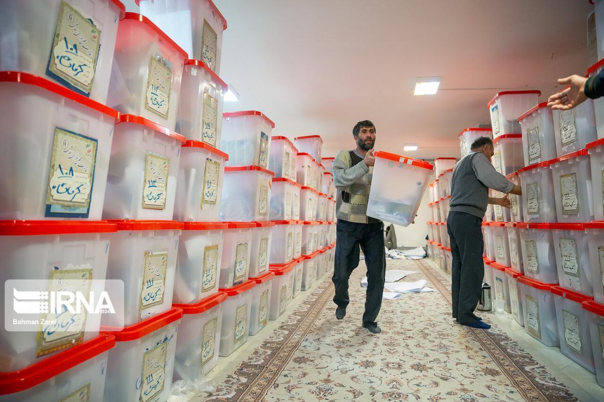 خبرنگاران استفاده از استامپ برای اثر انگشت، الزامی نیست خبرنگاران استفاده از استامپ برای اثر انگشت، الزامی نیست