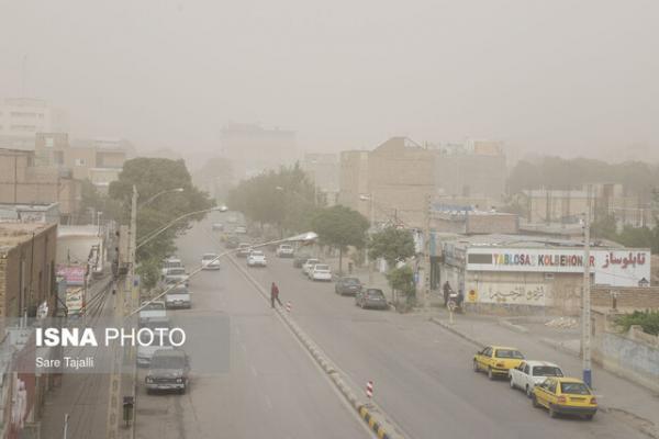 گرد و غبار تا جمعه میهمان زرند است گرد و غبار تا آدینه میهمان زرند است