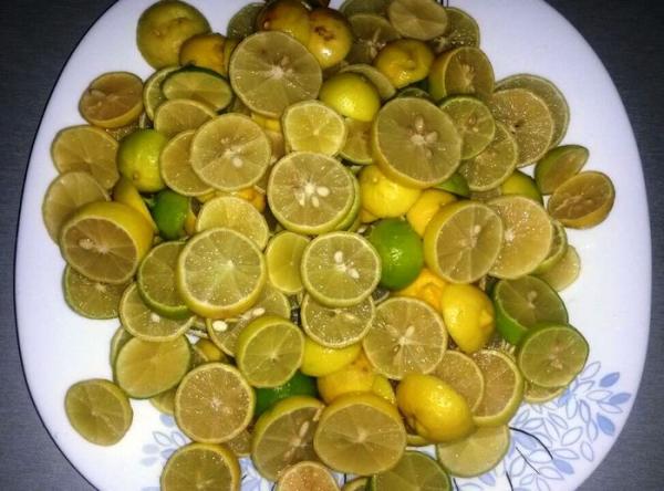 طرز تهیه ترشی لیمو با سرکه به 2 روش خاص
