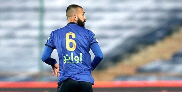 روزبه چشمی از بازی با نفت آبادان محروم شد روزبه چشمی از بازی با نفت آبادان محروم شد