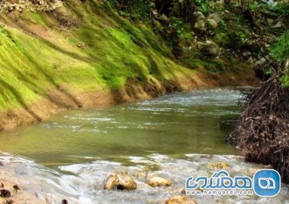 آبشار مبارک آباد یکی از جاذبه های طبیعی استان گلستان است آبشار مبارک آباد یکی از جاذبه های طبیعی استان گلستان است