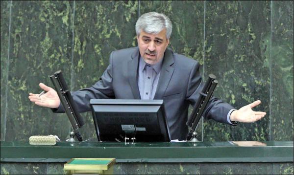 کارت زرد مجلس به وزیر ورزش و جوانان کارت زرد مجلس به وزیر ورزش و جوانان