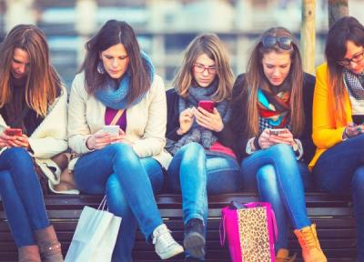 مراقب باشید استفاده زیاد از رسانه های اجتماعی شما را منزوی نکند!