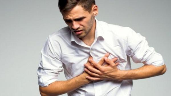چگونه بفهمیم درد سینه از قلب است یا معده؟ چگونه بفهمیم درد سینه از قلب است یا معده؟