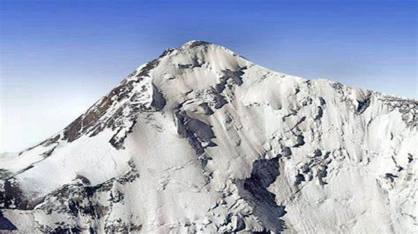 کوهنورد چهارمحال و بختیاری بر فراز قله هیمالیا کوهنورد چهارمحال و بختیاری بر فراز قله هیمالیا